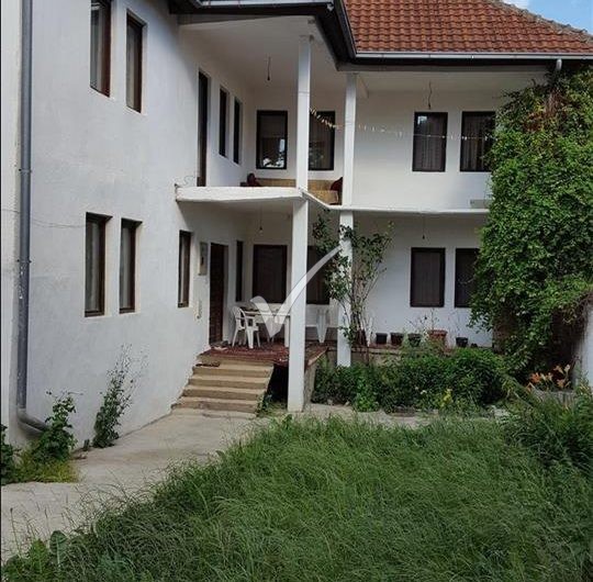 Shtëpi 140 m² + Oborr 3 Ari te 4 Llullat