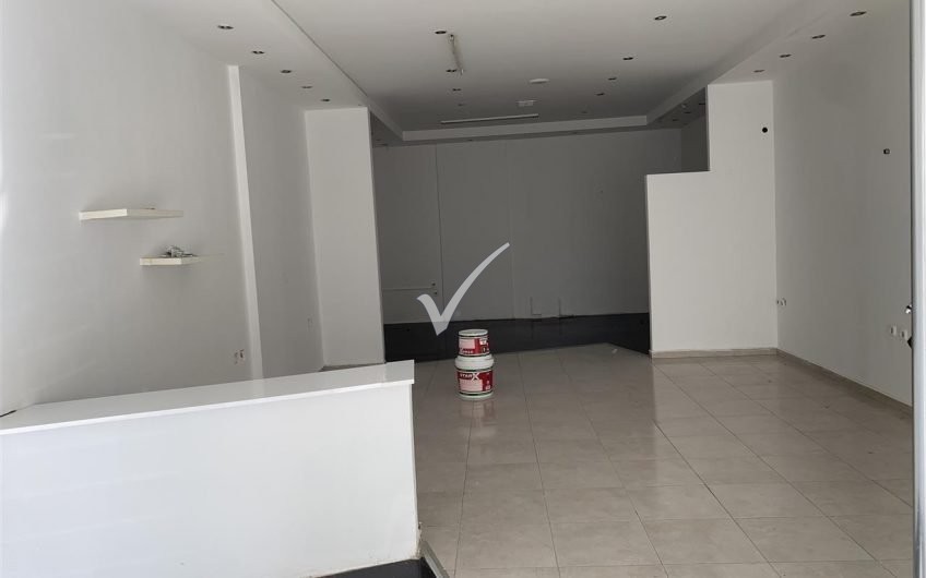 Lokal 70 m² në Qendër