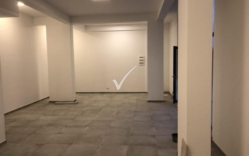 Lokal 76 m² në lagjen Aktash