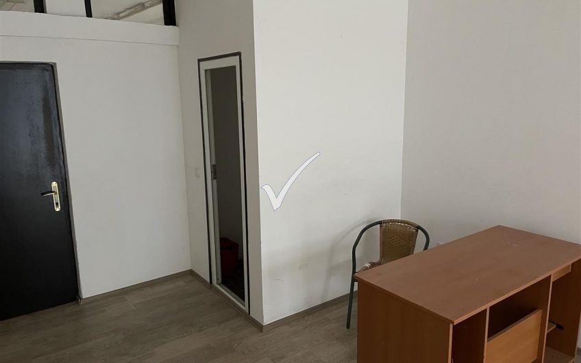 Lokal 25 m² në Qendër (prapa Muzeut të Kosovës)