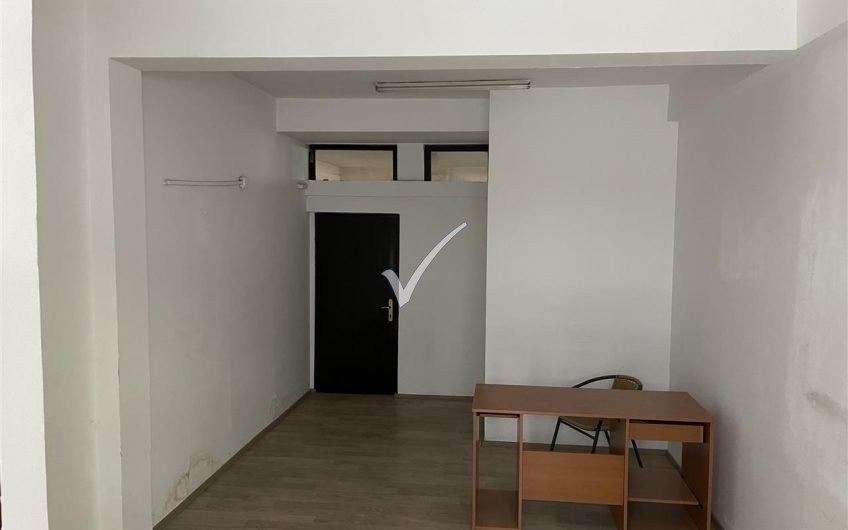 Lokal 25 m² në Qendër (prapa Muzeut të Kosovës)