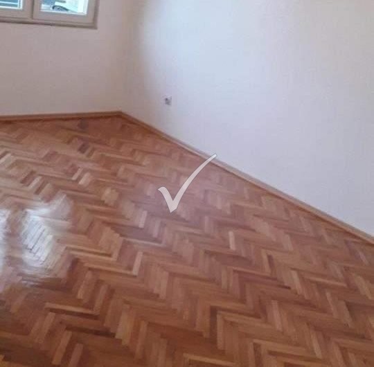 Zyrë 95 m² në Qendër (te Grandi)