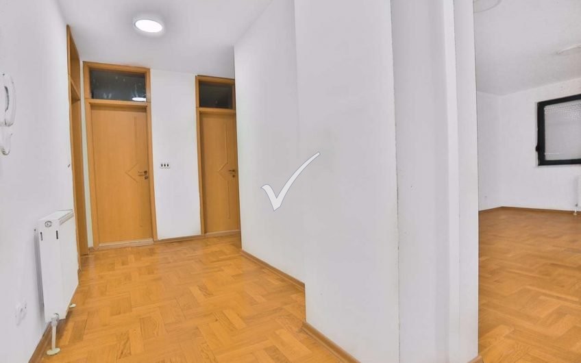 Banesë 107 m² në lagjen Kalabria (Emshir)