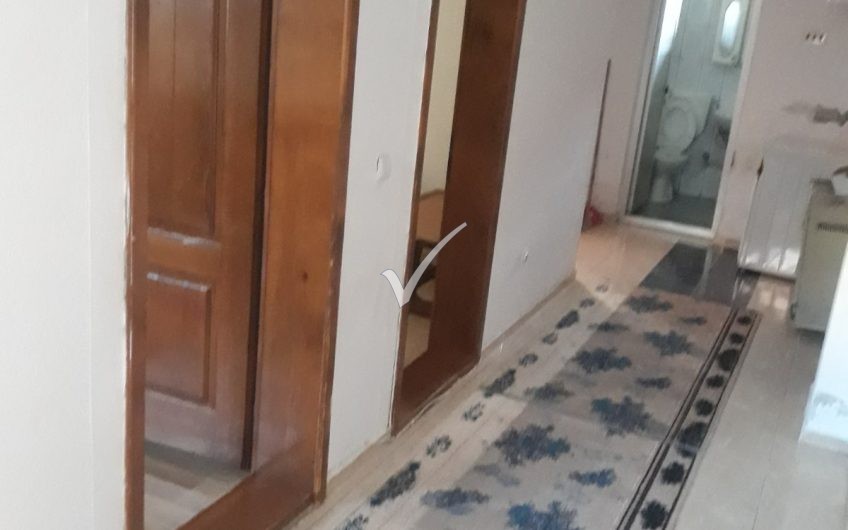 Katë Shtëpie 70m² në lagjen Mati 1