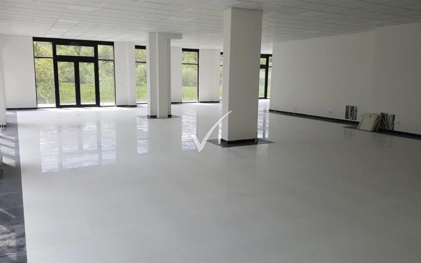 LOKAL 298 M² NË LAGJEN E SPITALIT