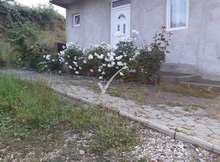 SHTËPI 82 M² NË LAGJEN E SPITALIT