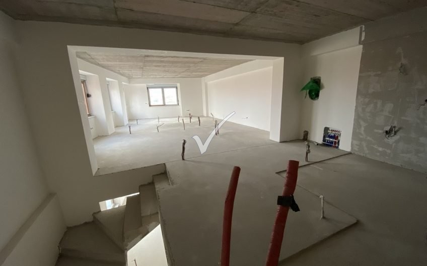 BANESË 300m2 NË LAGJEN KALABRIA (EMSHIR)