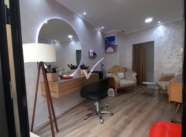 LOKAL 20M2 NË QENDËR