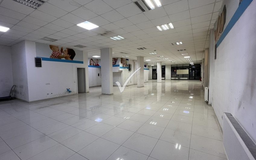 LOKAL 290M2 NË RRUGËN B