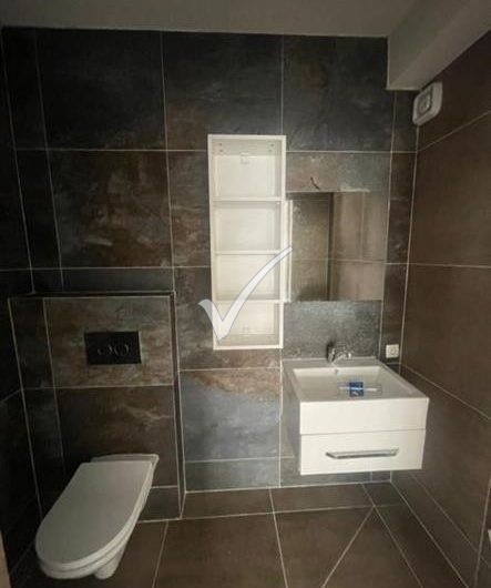 LOKAL 85M2 NË RRUGËN C