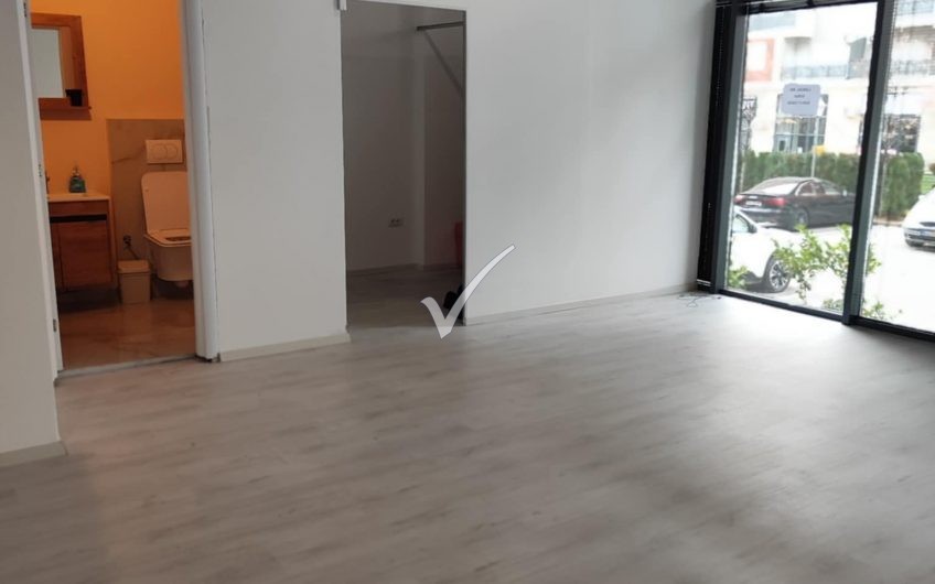 LOKAL 64M2 NE RRUGËN B