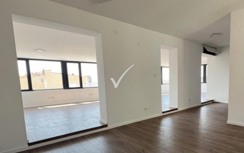 PENTHOUSE 120M2 NË QENDËR