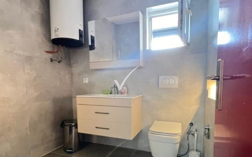 PENTHOUSE 120M2 NË QENDËR