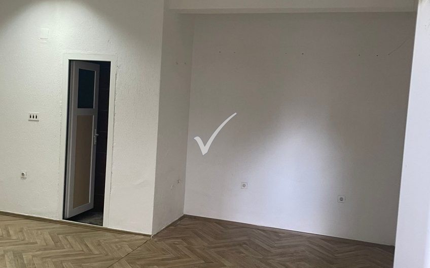 LOKAL 30M2 NË DARDANI