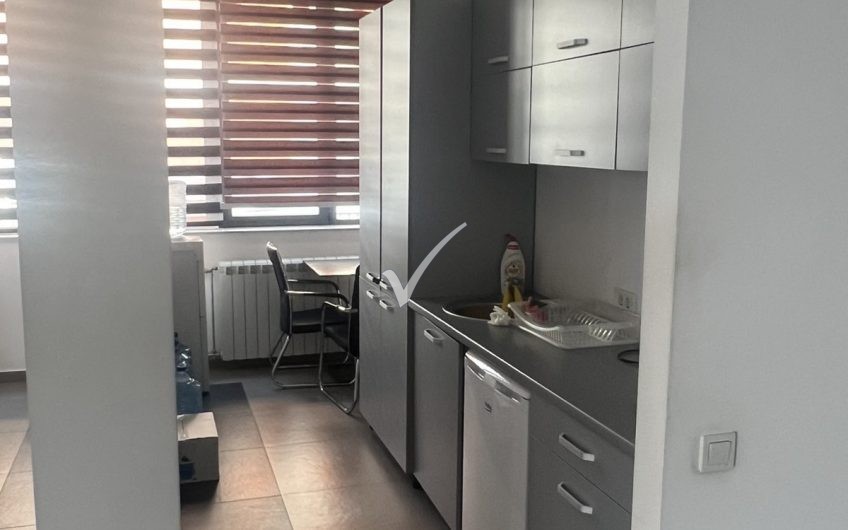 LOKAL 180M2 NË KALABRI (EMSHIR)